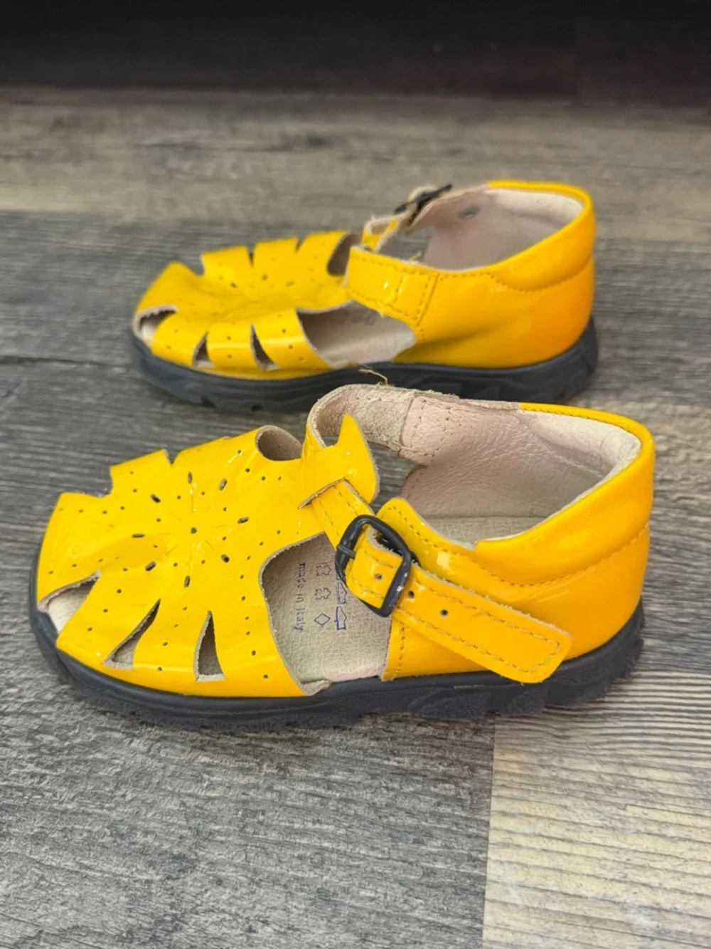 Elefanten Toddler Sandals Yellow Leather Buckle Strap EU 25 US 8 Ergonomic Shoes